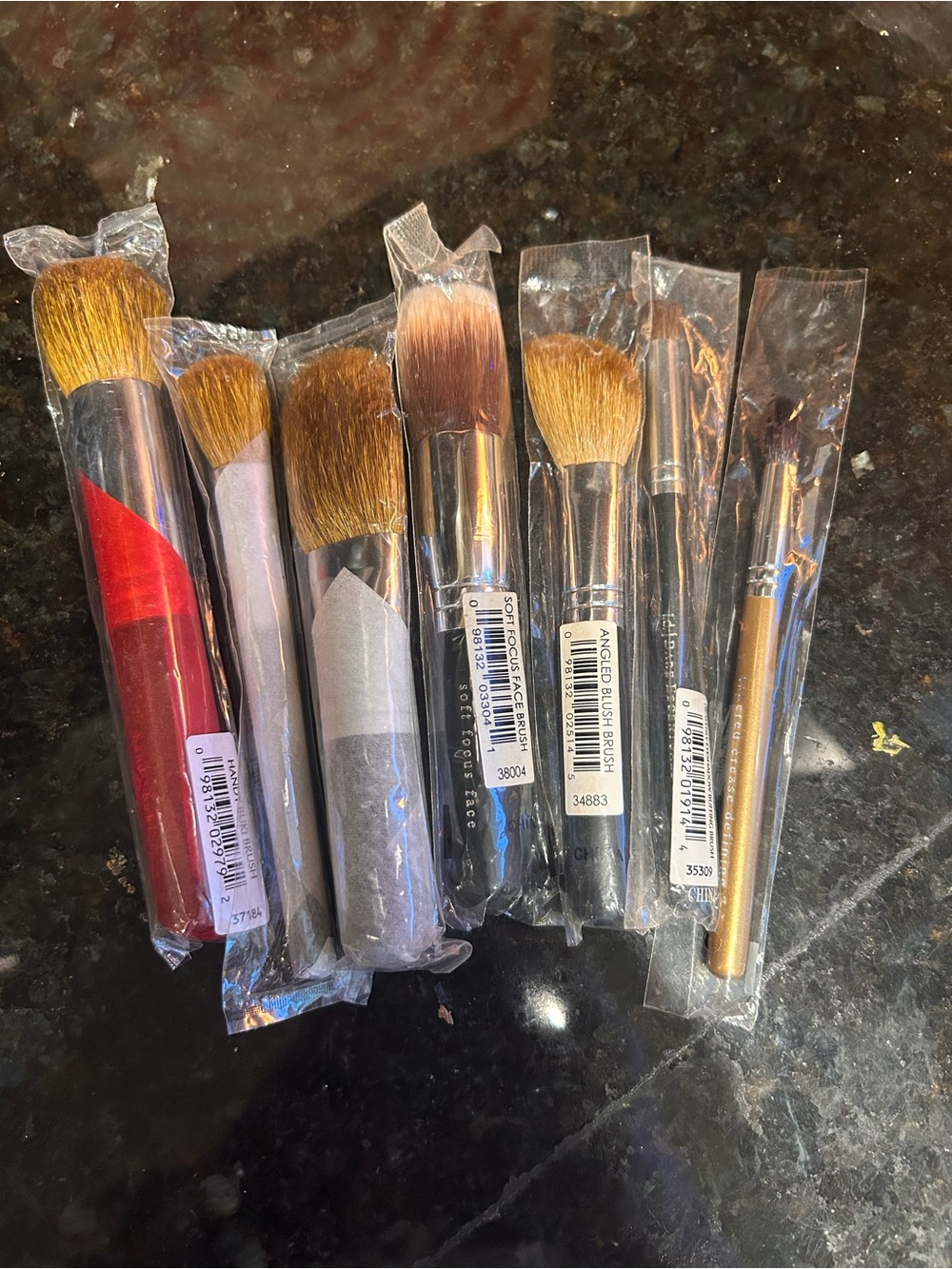 Makeup Brush Set - Assorted Brushes in Gold, Black,